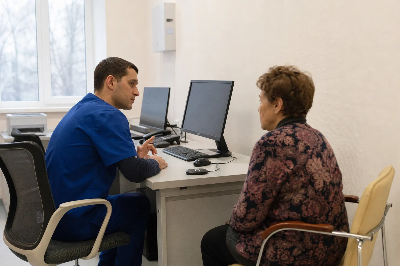 Новые правила MHRA для систем голосового ИИ в британской медицине